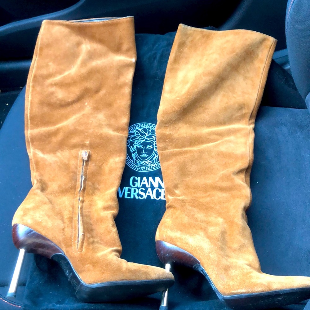 Authentic Versace suede boots 👢